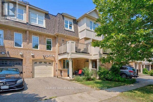 745 Challinor Terrace, Milton, photo 2