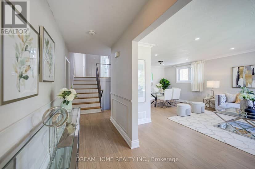 1323 Shamir Crescent — photo 4 of 40