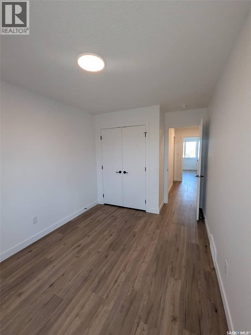 2460 Lindsay STREET — photo 10 of 29