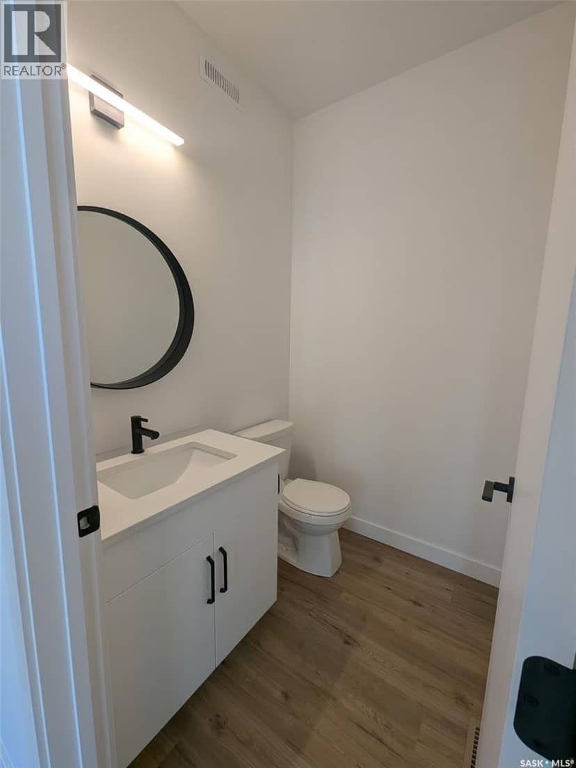 2460 Lindsay STREET — photo 14 of 29