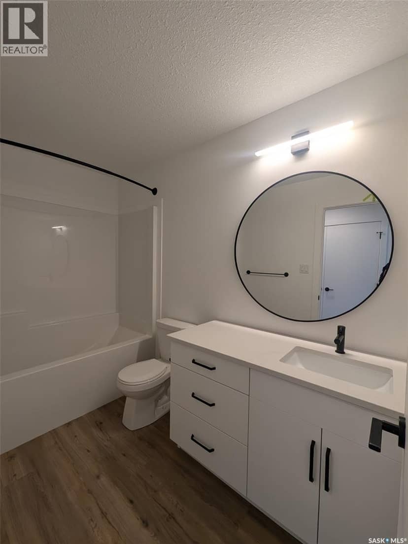 2460 Lindsay STREET — photo 9 of 29