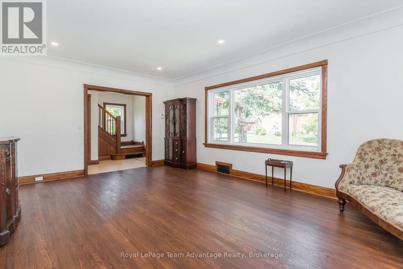 9 Houden Street — photo 11 of 38