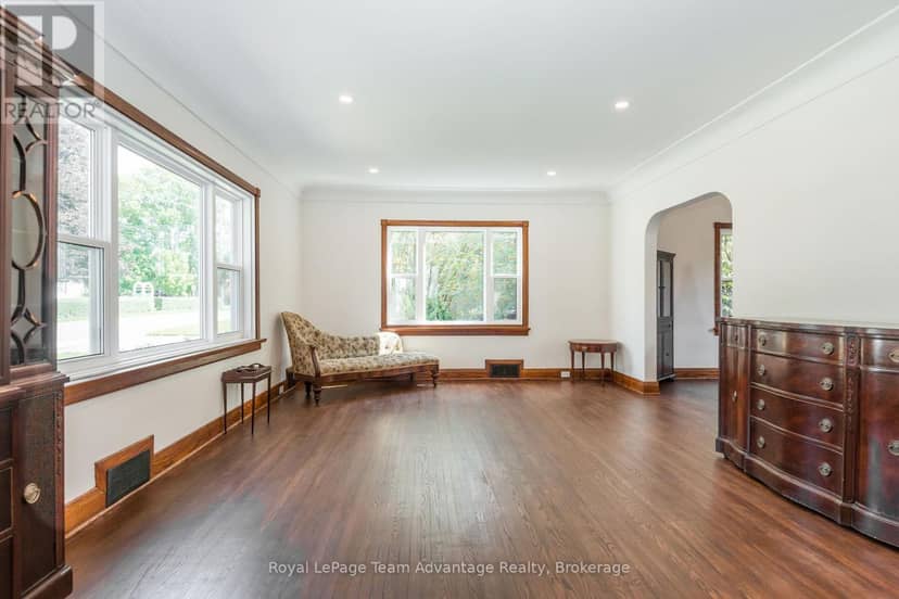 9 Houden Street — photo 9 of 38