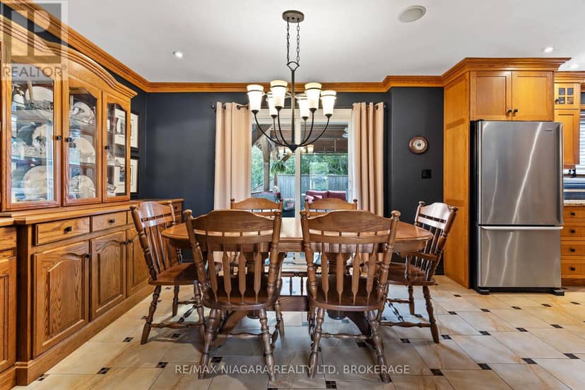 28 Thorncrest Road — photo 13 of 37