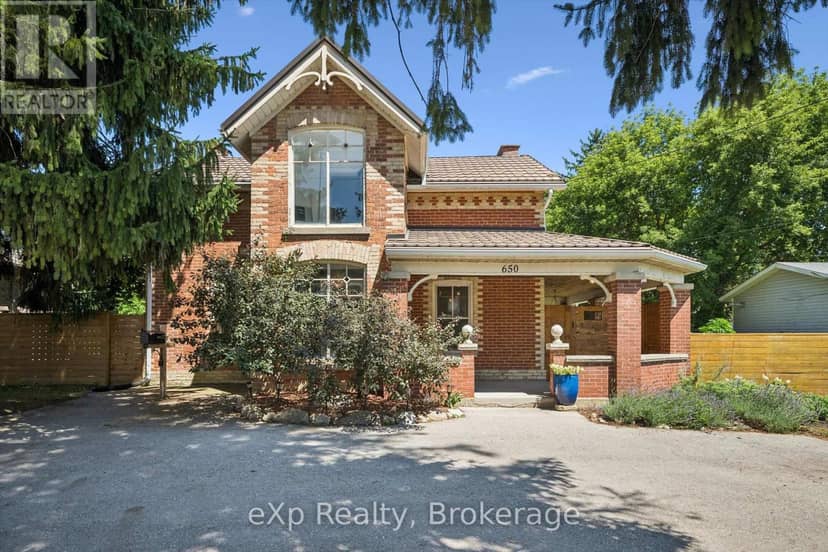 650 St David St, North Road — photo 1 of 40