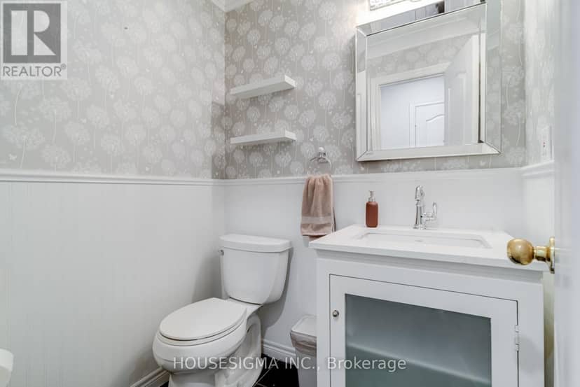 1475 Ravensmoor Crescent — photo 14 of 32