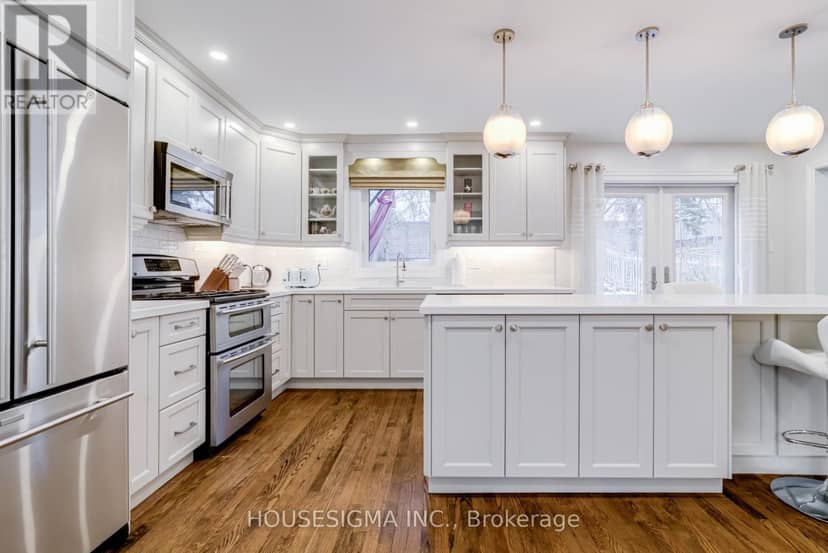 1475 Ravensmoor Crescent — photo 9 of 32