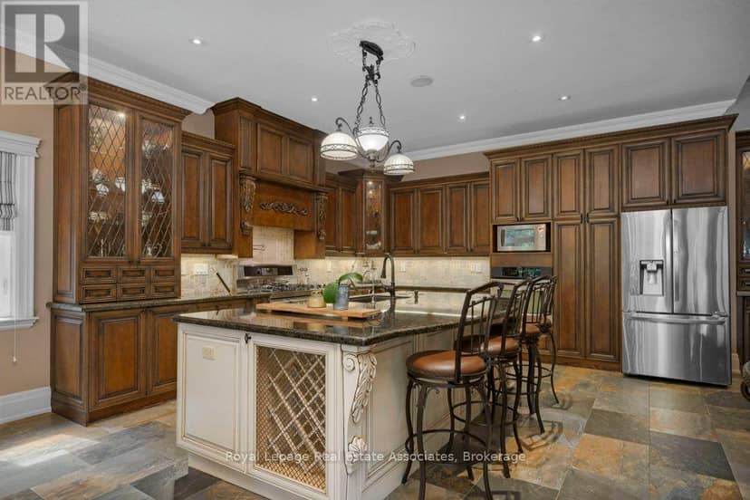 46 Scott Street — photo 6 of 40