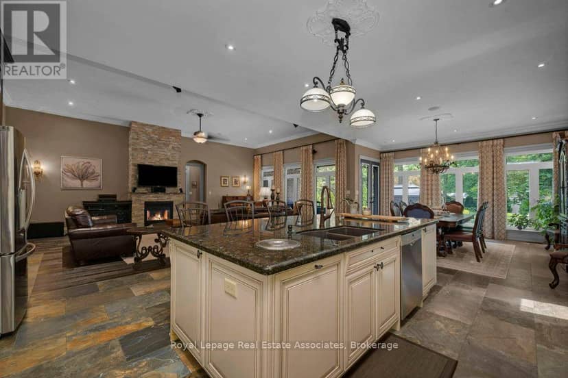 46 Scott Street — photo 9 of 40