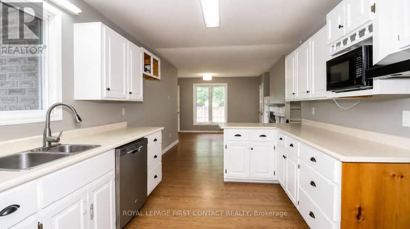 24 Howard Avenue — photo 4 of 40