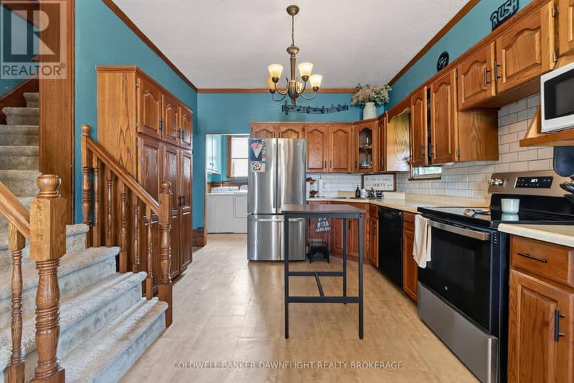 117 Main Street E — photo 8 of 40