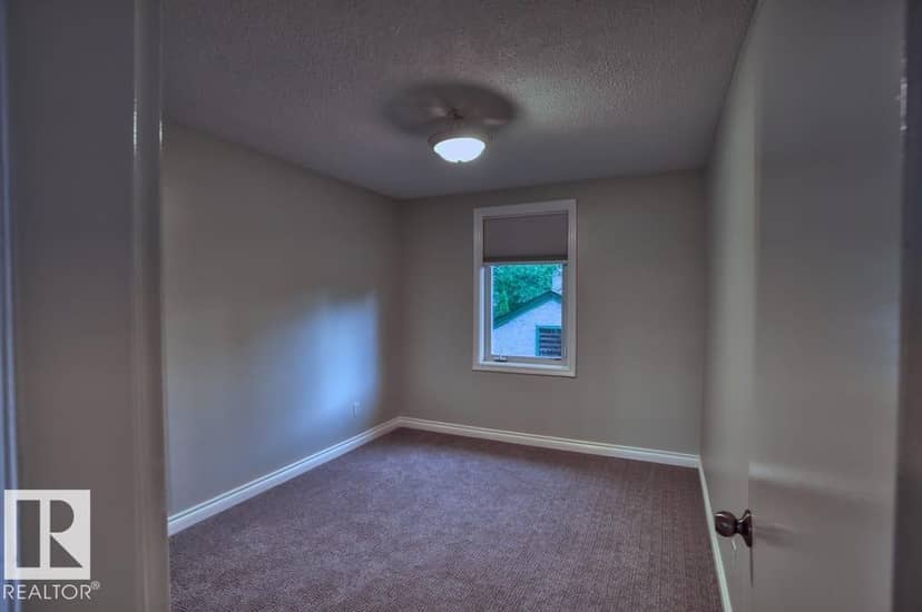 10026 87 AV NW — photo 28 of 40