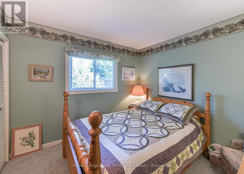180 Lofty Pines Crescent — photo 21 of 40