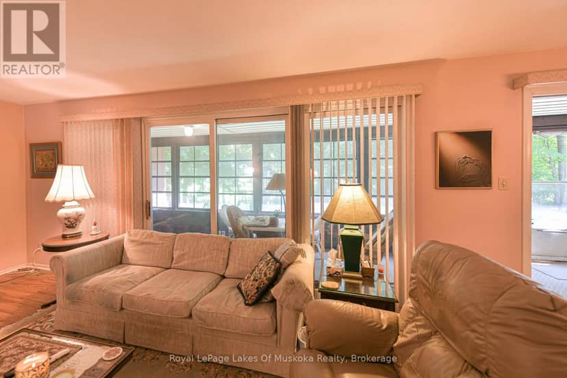180 Lofty Pines Crescent — photo 36 of 40