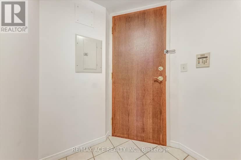 1803 - 2545 Erin Centre Boulevard — photo 12 of 34