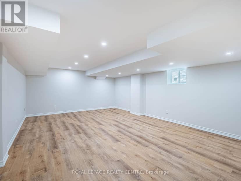 343 Russell Street — photo 37 of 40