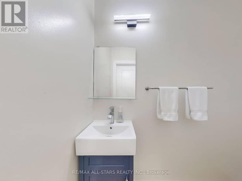 105 Betty Ann Drive — photo 21 of 34