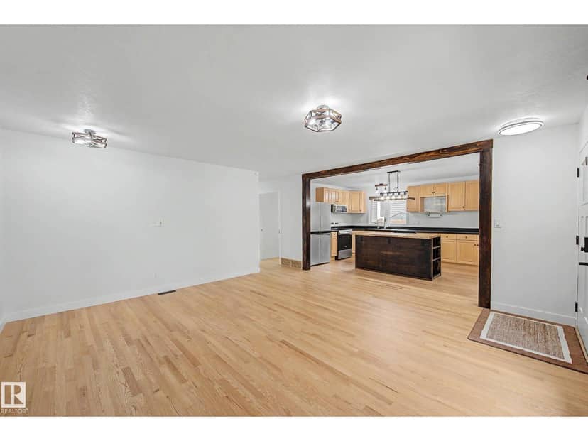 160 Mission AV — photo 11 of 40