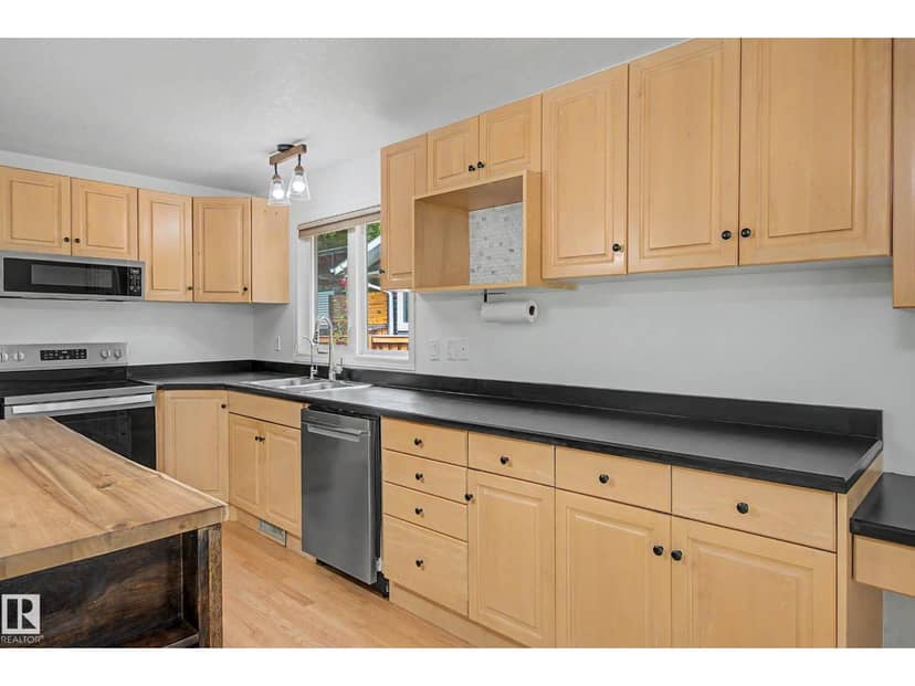 160 Mission AV — photo 16 of 40