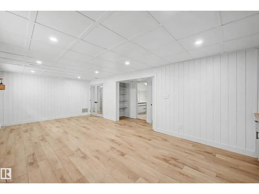 160 Mission AV — photo 33 of 40