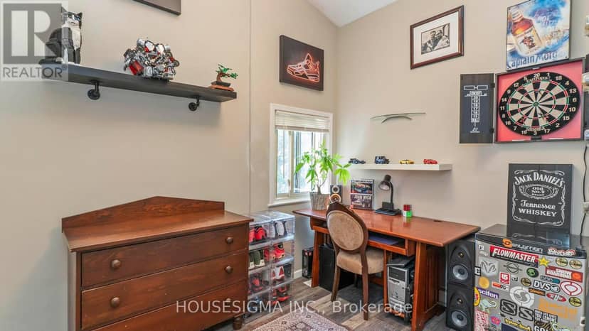 16 Arbour Glen Crescent — photo 16 of 26