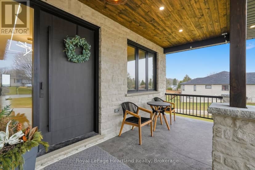 16 Minto Street S, Minto, photo 5
