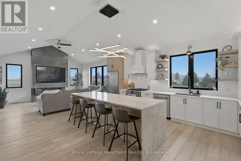 16 Minto Street S, Minto, photo 8