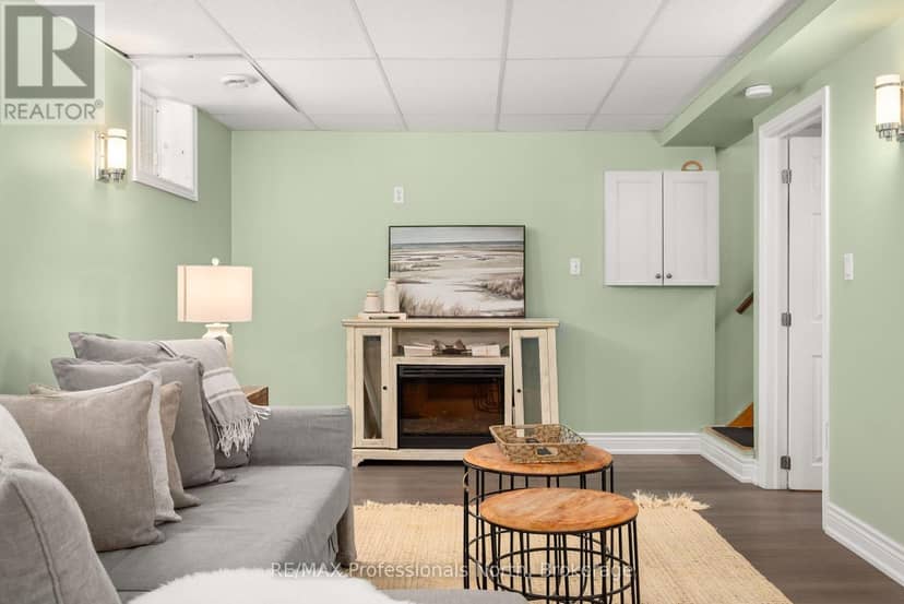 284 Moorings Drive — photo 32 of 40