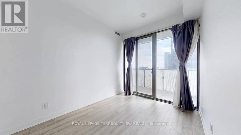 2712 - 50 Charles Street E — photo 15 of 31
