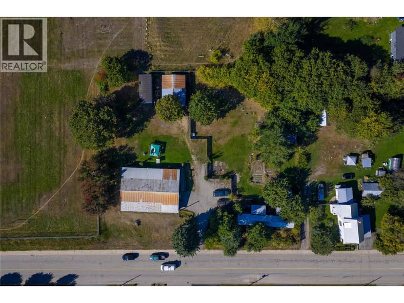 419 Edward Street, Revelstoke, photo 2