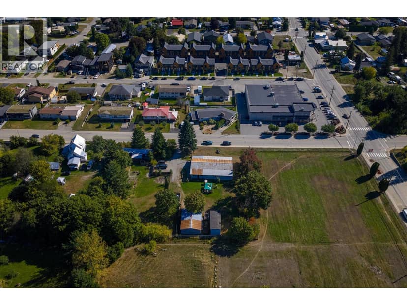 419 Edward Street, Revelstoke, photo 3