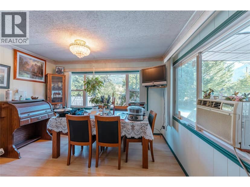 419 Edward Street, Revelstoke, photo 7