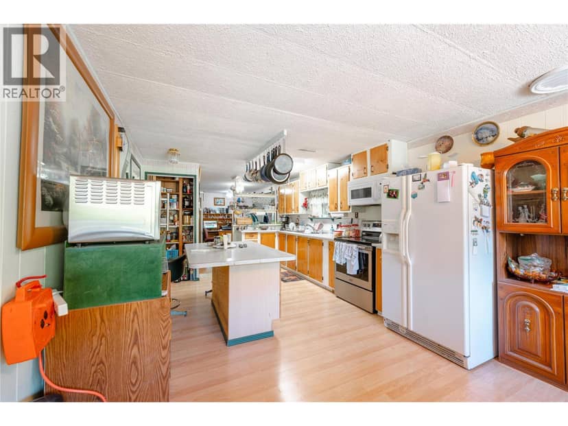 419 Edward Street, Revelstoke, photo 8