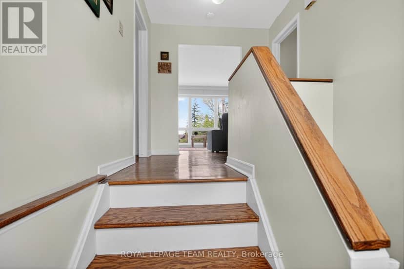 136 James Cummings Avenue — photo 10 of 40
