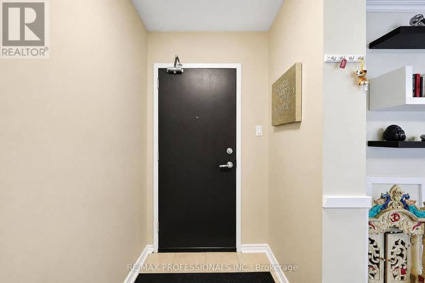 209 - 31 Four Winds Drive — photo 4 of 30