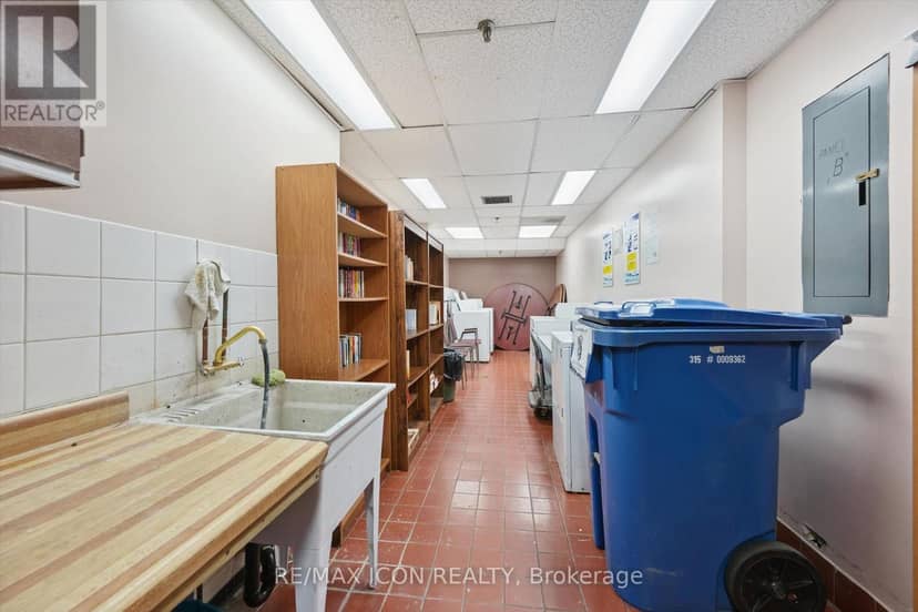 329 - 36 Hayhurst Road — photo 7 of 26