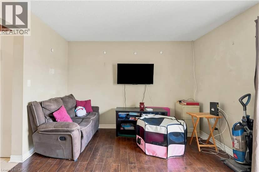 131 ROCKWOOD Avenue Unit# 4 — photo 10 of 30