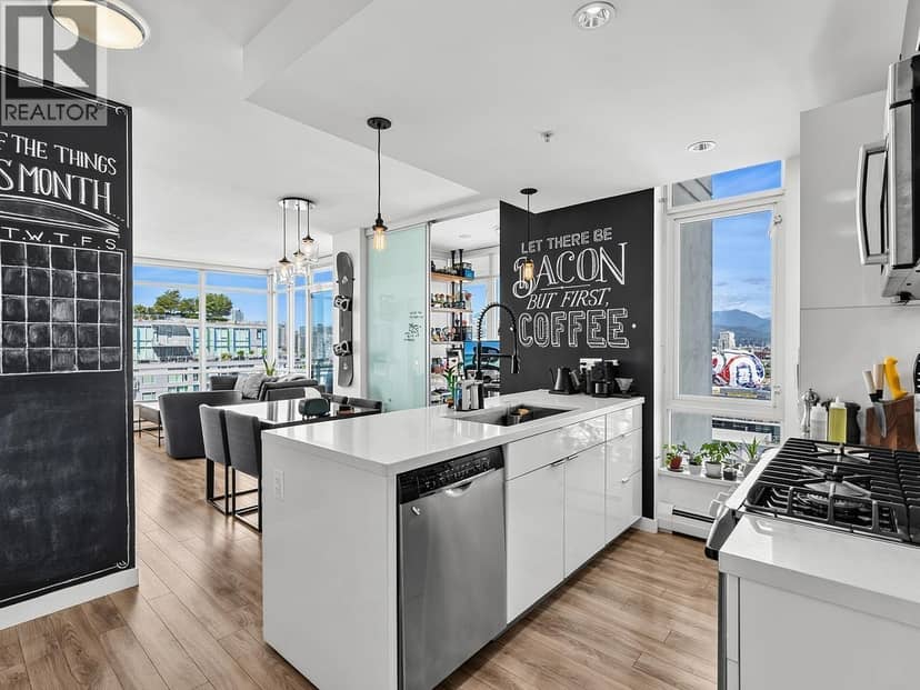 1902 1775 QUEBEC STREET, Vancouver