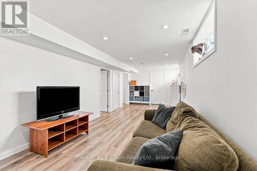 413 Irwin Street — photo 20 of 37