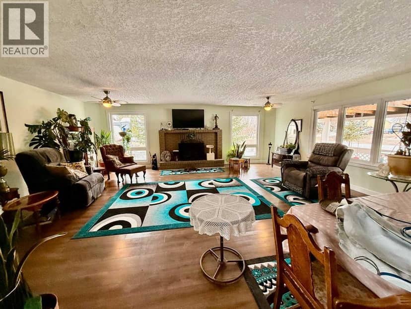 5111 49 Street, Irma, photo 4