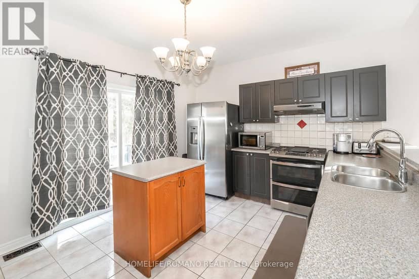25 Bedell Crescent — photo 8 of 40