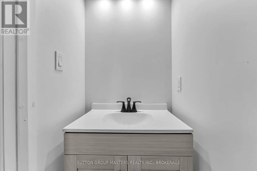 B - 108 Main Street — photo 14 of 40