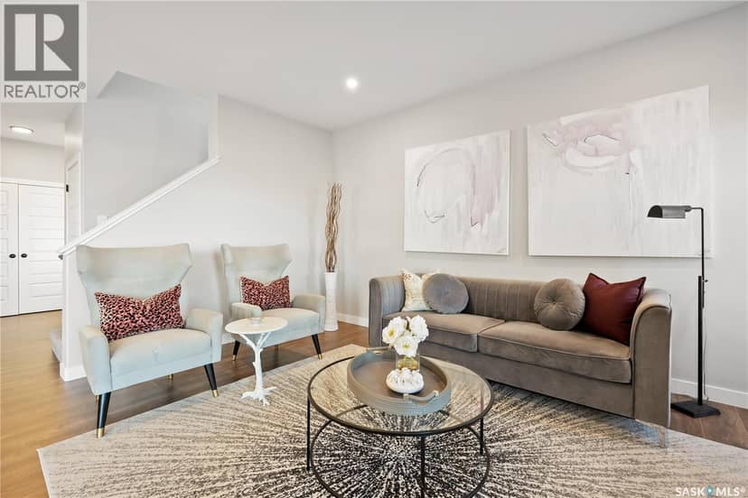 10 Vancouver CRESCENT, Pilot Butte, photo 3