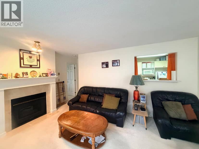 203 5250 VICTORY STREET, Burnaby, photo 3