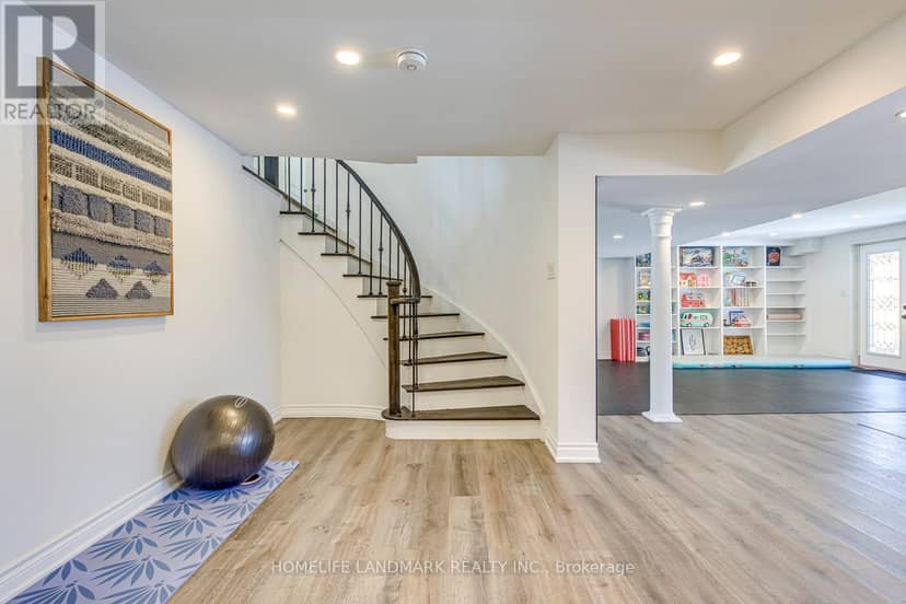 1516 Pinery Crescent — photo 39 of 40