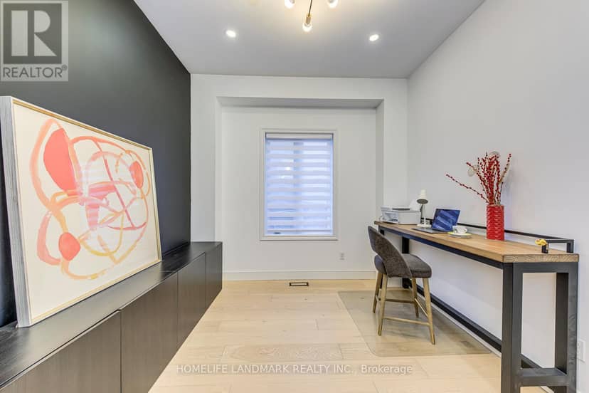 1516 Pinery Crescent — photo 6 of 40