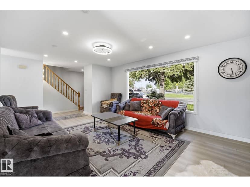 9302 165 ST NW — photo 9 of 39