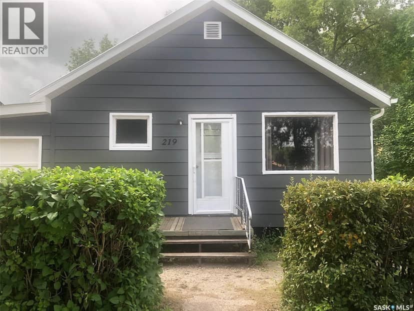 219 3rd AVENUE E, Canora