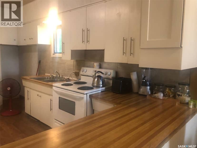 219 3rd AVENUE E — photo 14 of 39