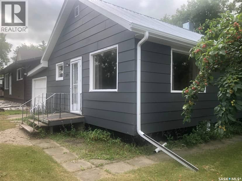 219 3rd AVENUE E, Canora, photo 2